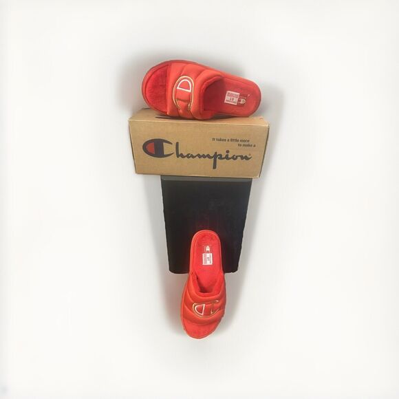 Champion ~ Plush Core Cozy Slides ~ Scarlet Red Size SZ 7 Pre Loved - Picture 1 of 2